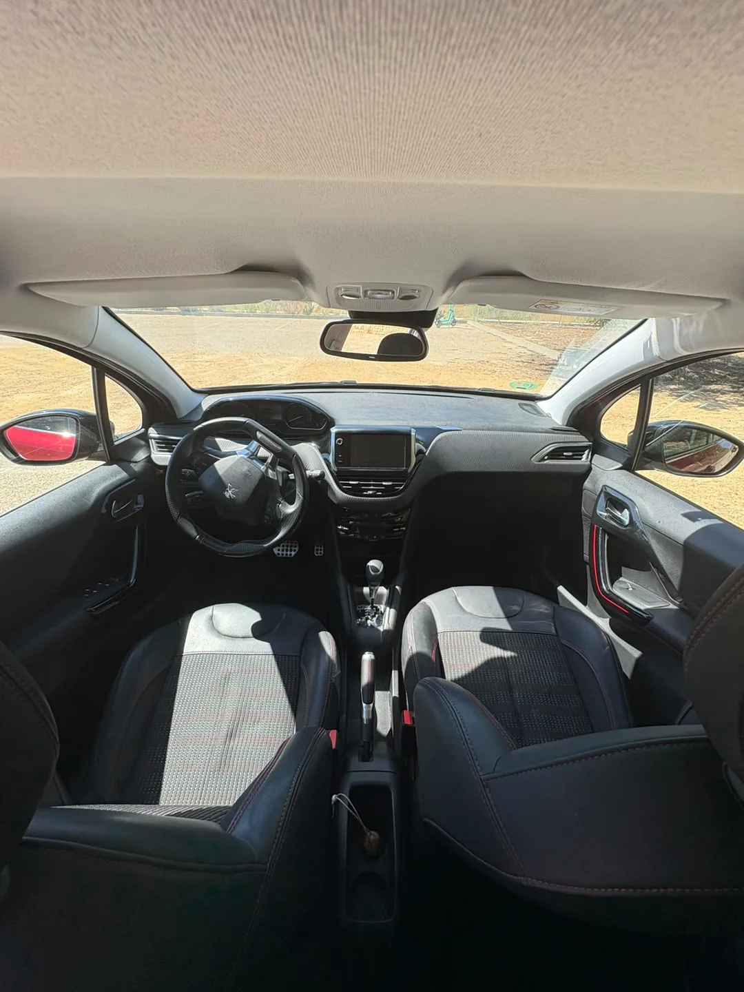PEUGEOT 208 GT LINE 11