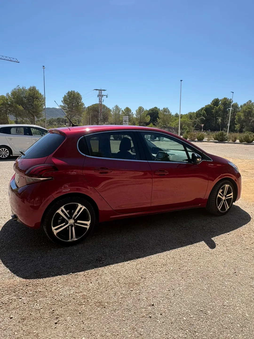 PEUGEOT 208 GT LINE 5