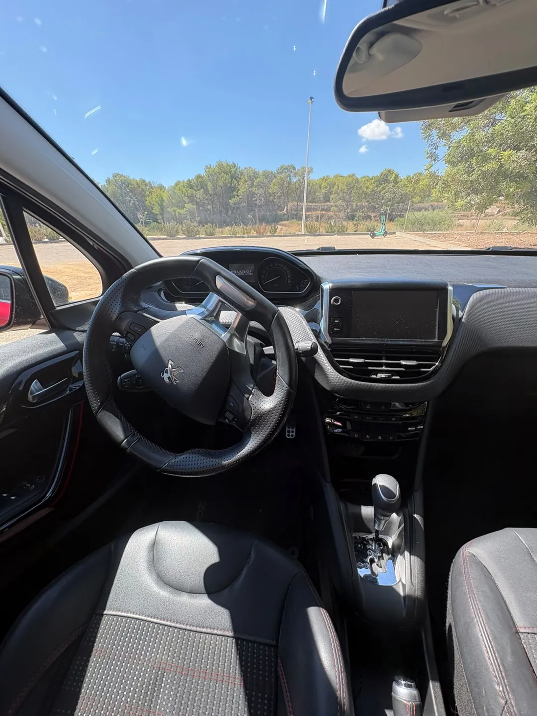 PEUGEOT 208 GT LINE 12