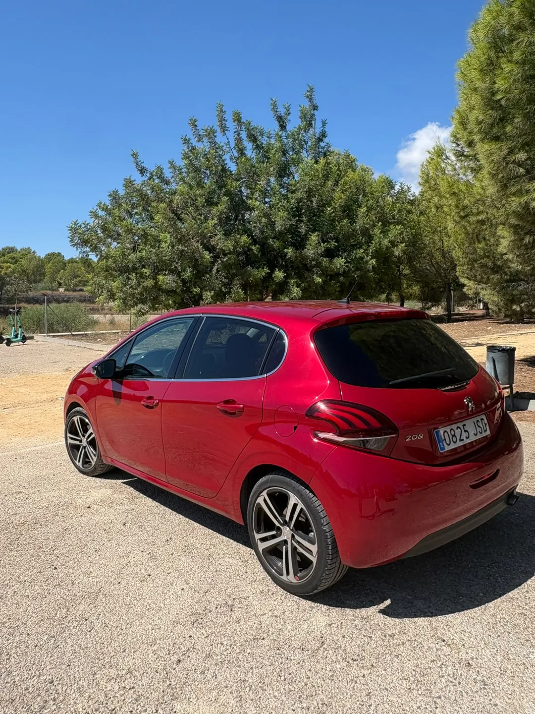 PEUGEOT 208 GT LINE 9