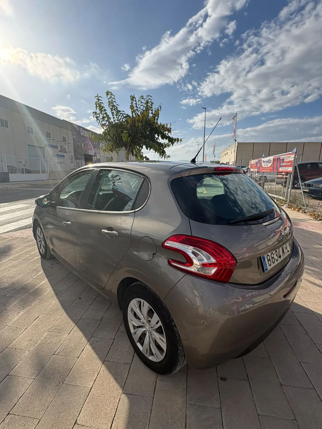 PEUGEOT 208 1.2 gasolina 7